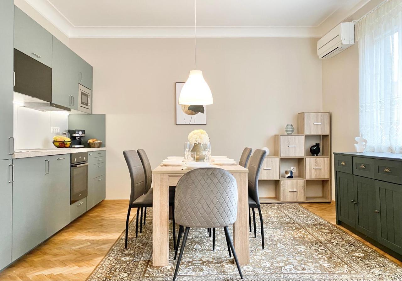 Top Centre Sofia Apartment For 6 Guests Buitenkant foto